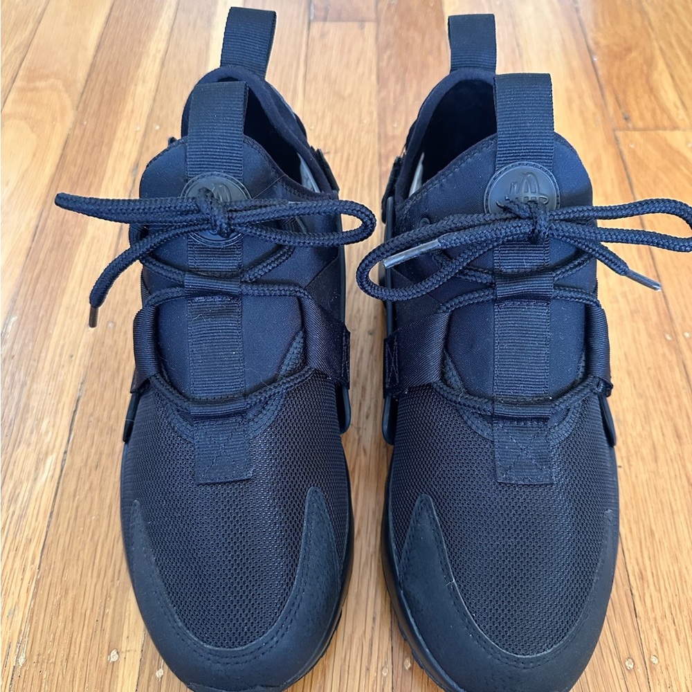 Nike Black Athletic Sneakers